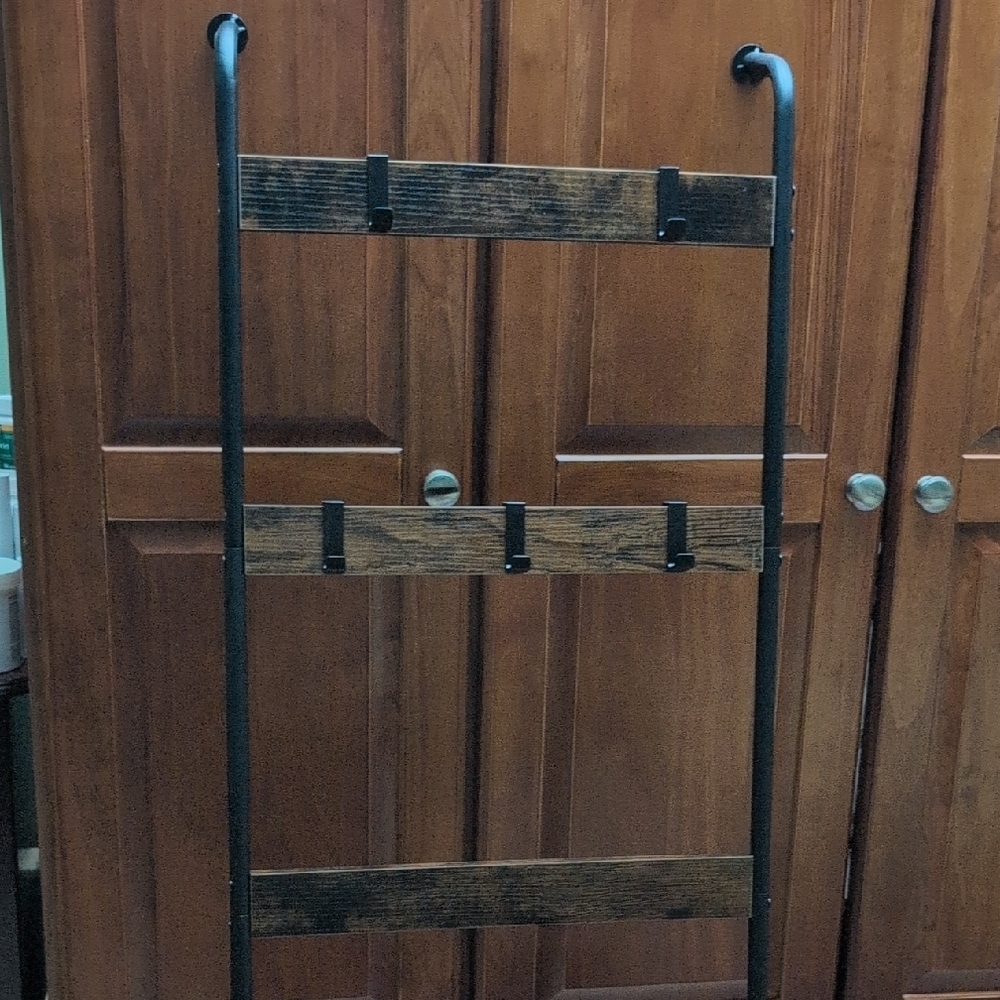Black and Brown Ladder Quilt Rack - Picture 4 of 9
